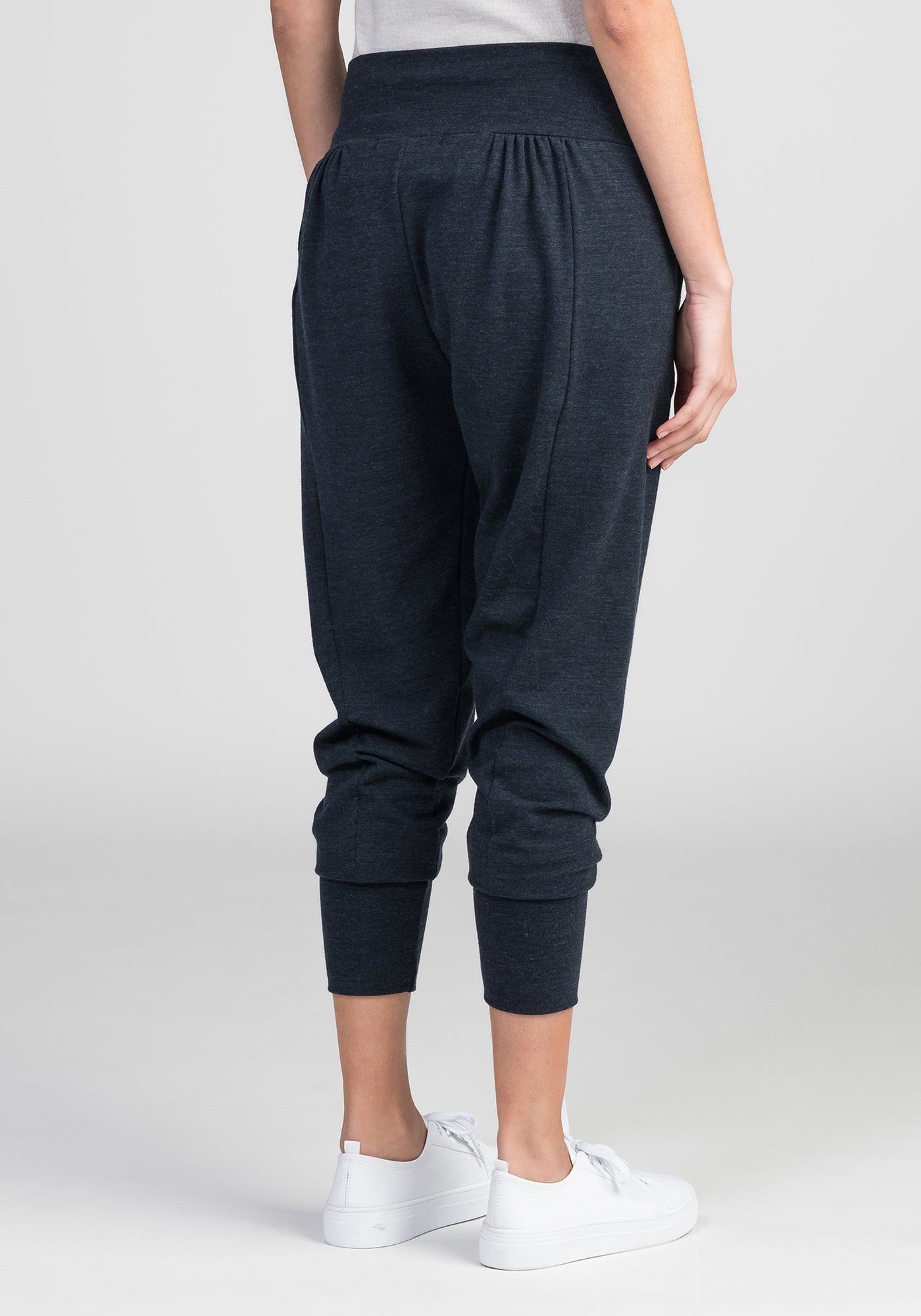 Slouchy on sale yoga pants